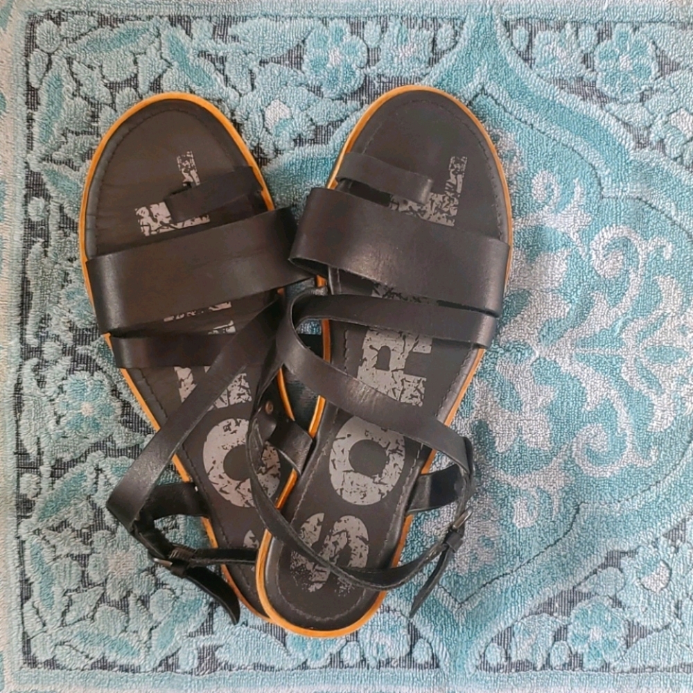 Sorel Ella Criss Cross Sandals